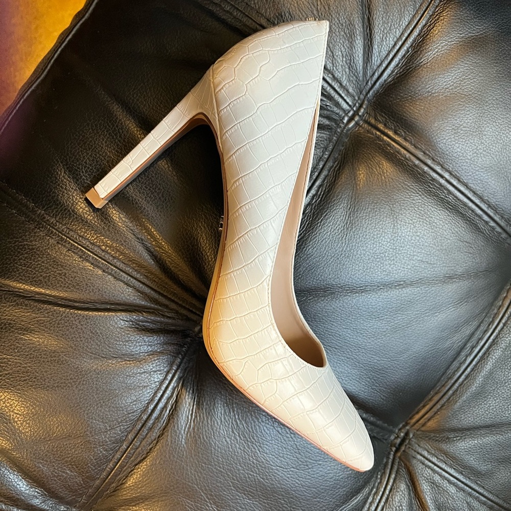 Sam Edelman “Beth” White Croc Print Pumps